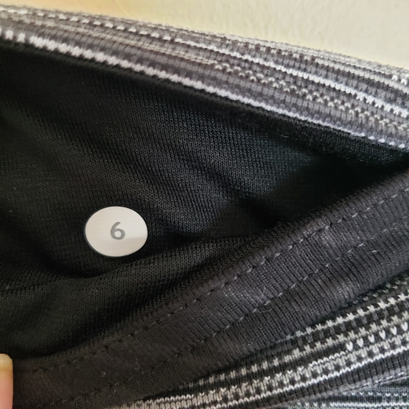 Lululemon Gather & Crow Crop II Cyber Blac… - Picture 4 of 8